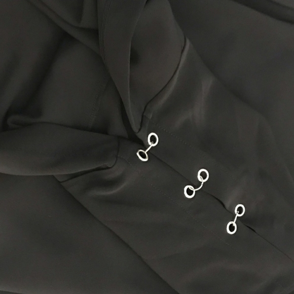 Revel Plus Black y Neck Short Fluter Sleeve top - Picture 8 of 8